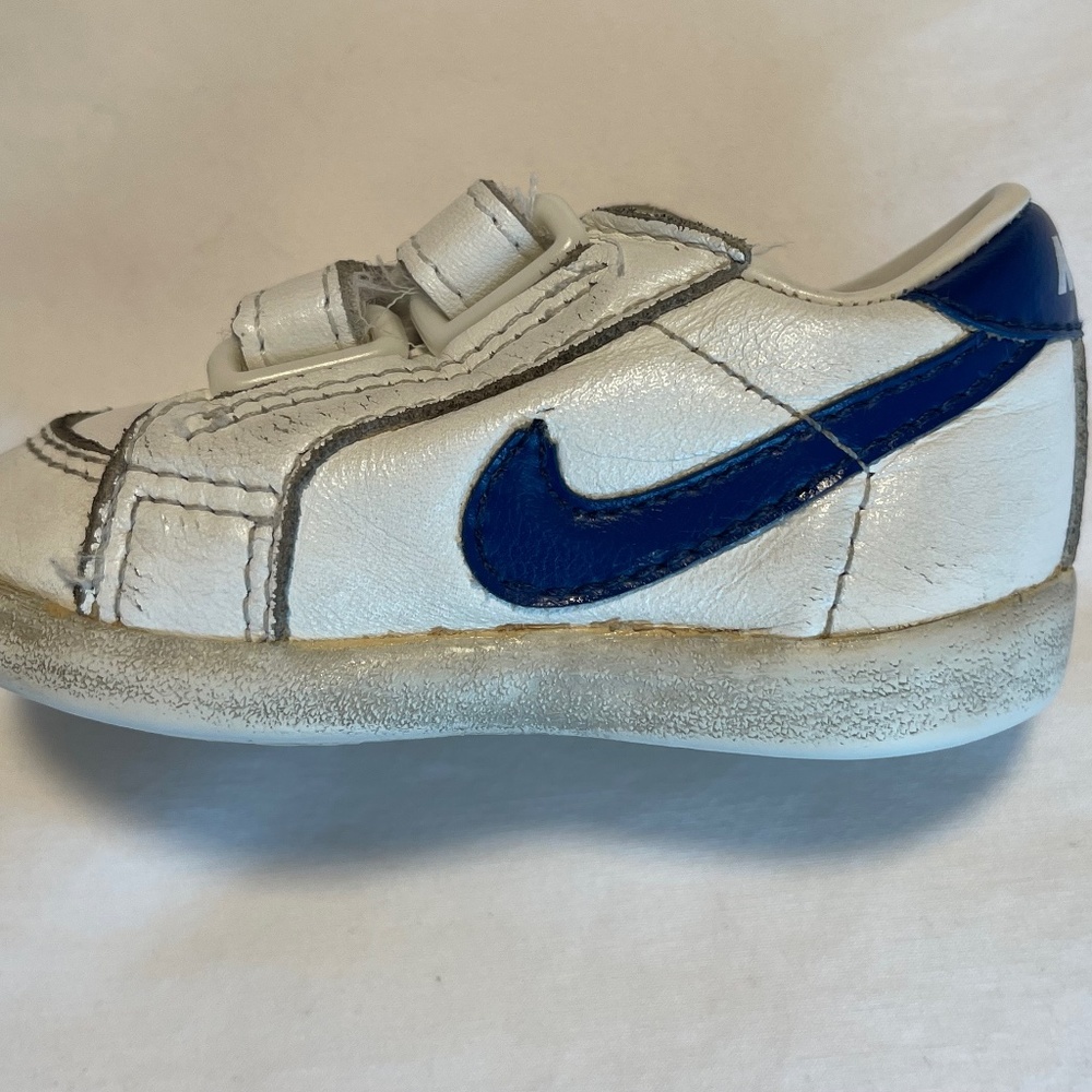 Nike Baby Toddler Vintage 80s Sneakers Shoes Size 2‎ 860204 EUC White and…